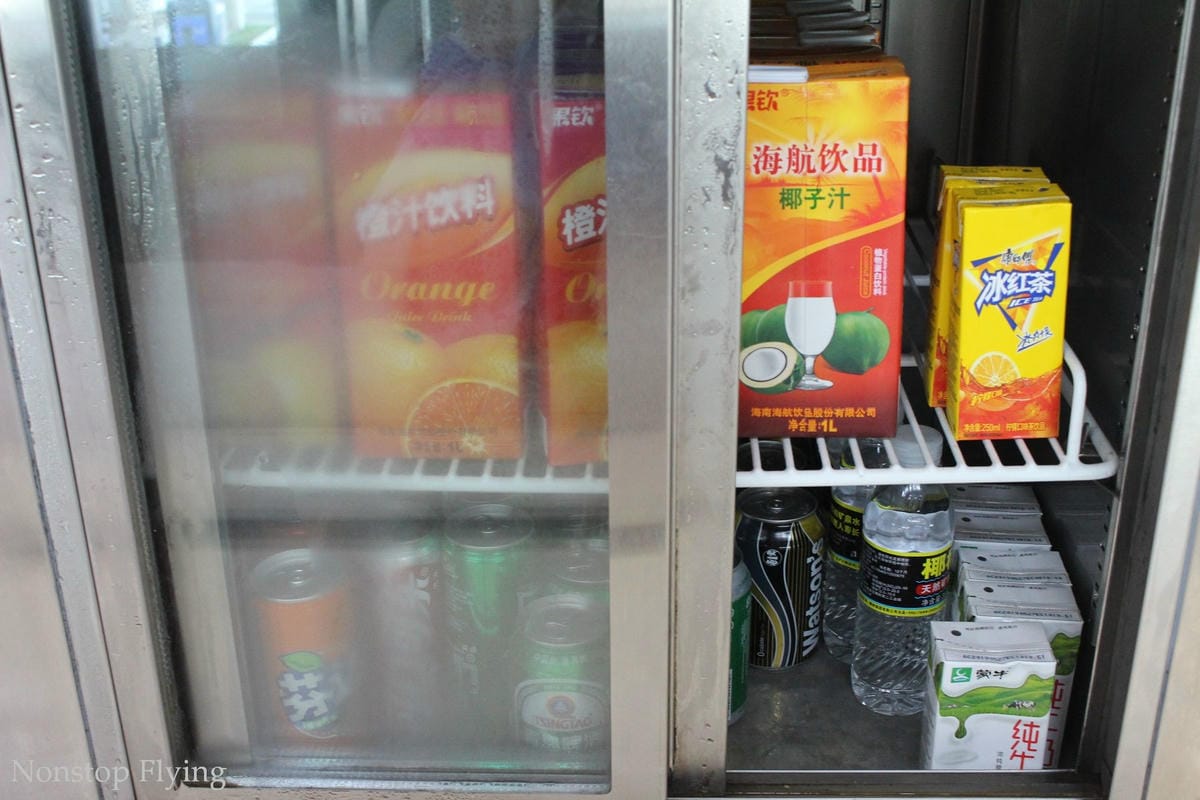 2019.06.30 國泰港龍 KA693 海口-香港 A320飛行記錄 -含海口貴賓室分享/ 一趟與暴風雨、機械搶修賽跑的旅程