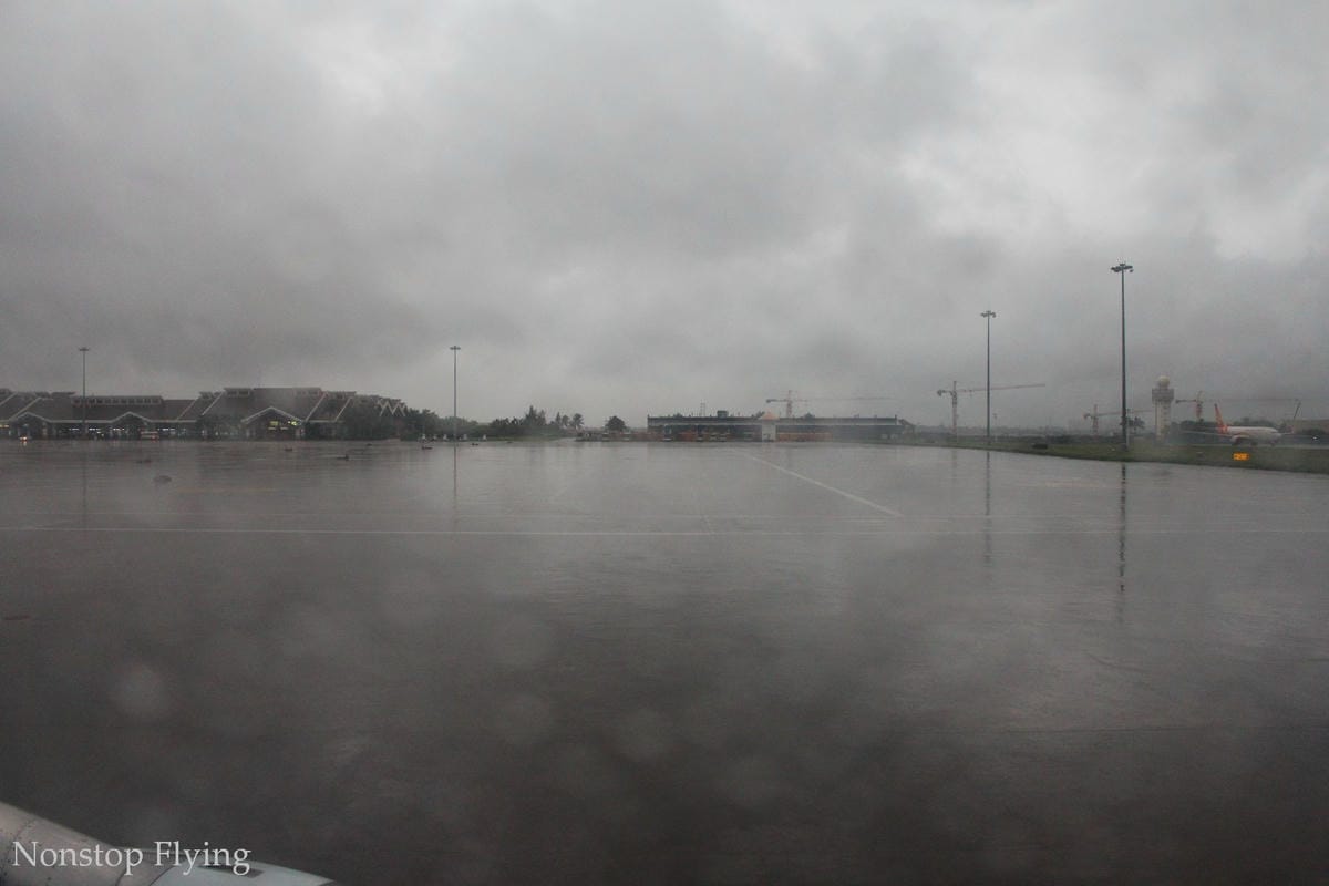 2019.06.30 國泰港龍 KA693 海口-香港 A320飛行記錄 -含海口貴賓室分享/ 一趟與暴風雨、機械搶修賽跑的旅程
