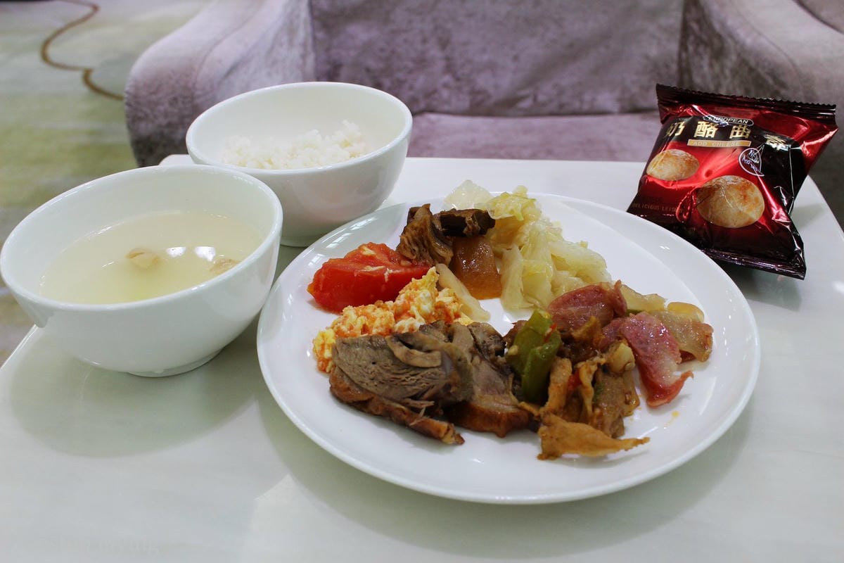 2019.06.30 國泰港龍 KA693 海口-香港 A320飛行記錄 -含海口貴賓室分享/ 一趟與暴風雨、機械搶修賽跑的旅程