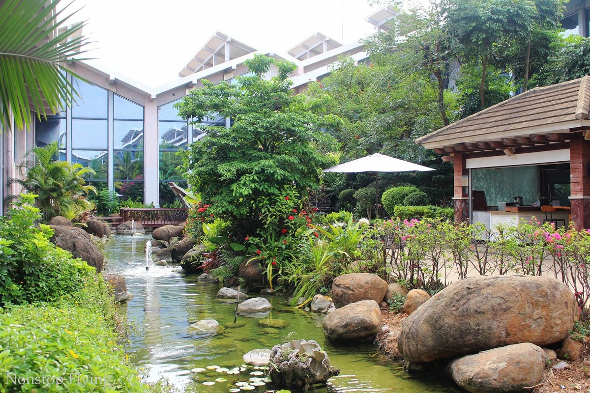 2019.06.30 國泰港龍 KA693 海口-香港 A320飛行記錄 -含海口貴賓室分享/ 一趟與暴風雨、機械搶修賽跑的旅程