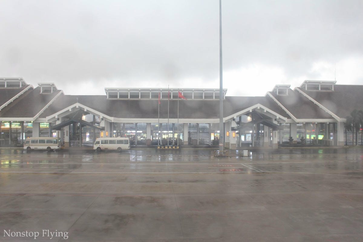 2019.06.30 國泰港龍 KA693 海口-香港 A320飛行記錄 -含海口貴賓室分享/ 一趟與暴風雨、機械搶修賽跑的旅程