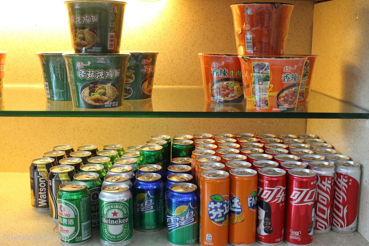 2019.06.30 國泰港龍 KA693 海口-香港 A320飛行記錄 -含海口貴賓室分享/ 一趟與暴風雨、機械搶修賽跑的旅程