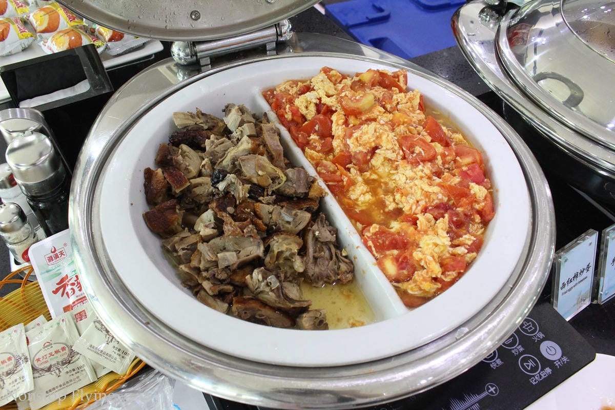 2019.06.30 國泰港龍 KA693 海口-香港 A320飛行記錄 -含海口貴賓室分享/ 一趟與暴風雨、機械搶修賽跑的旅程