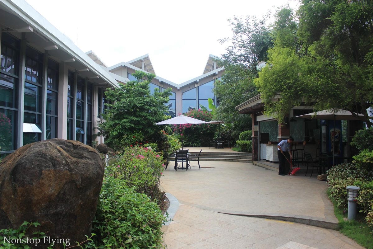 2019.06.30 國泰港龍 KA693 海口-香港 A320飛行記錄 -含海口貴賓室分享/ 一趟與暴風雨、機械搶修賽跑的旅程