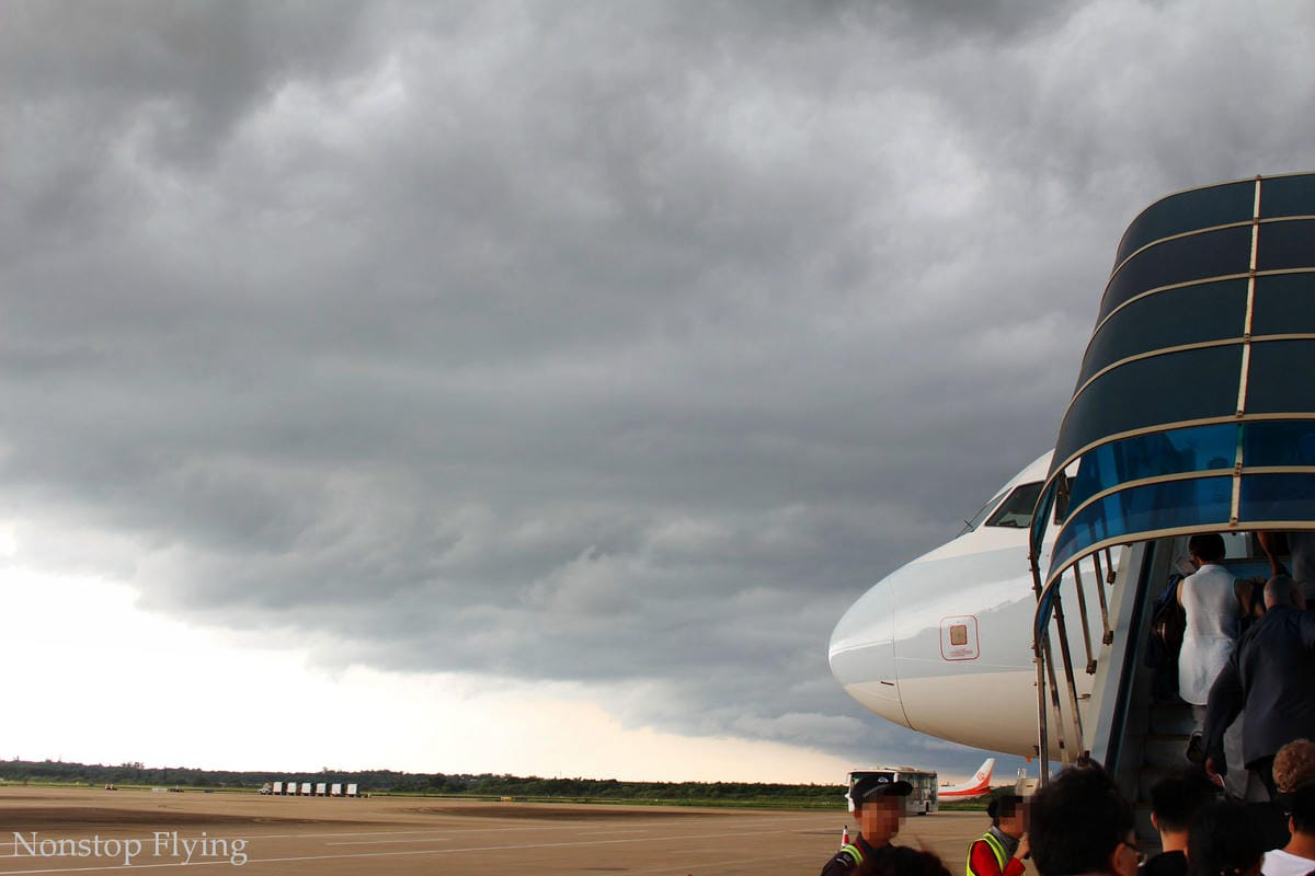 2019.06.30 國泰港龍 KA693 海口-香港 A320飛行記錄 -含海口貴賓室分享/ 一趟與暴風雨、機械搶修賽跑的旅程