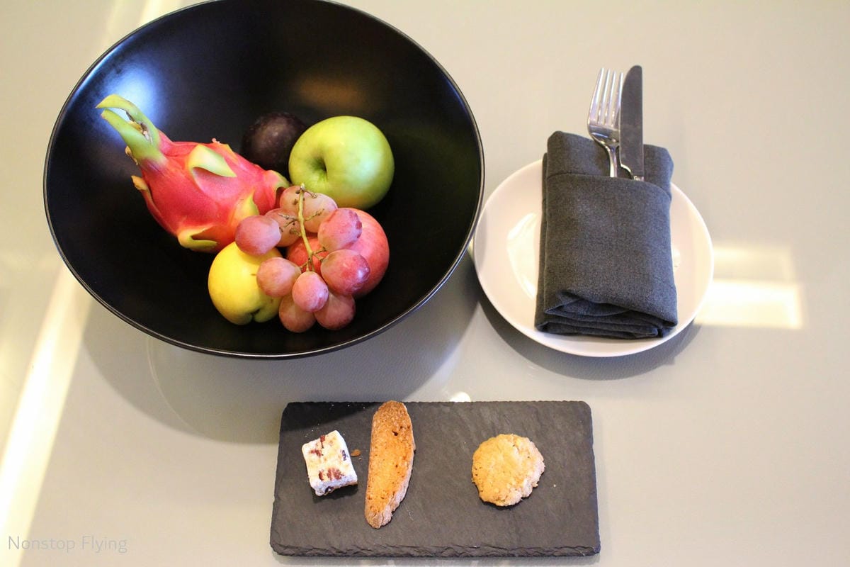 【中國海南】海口萬麗酒店住宿心得 -CP值超高! 一人台幣1000初住套房、用酒廊、吃早餐 - 第12張圖 【中國海南】海口萬麗酒店住宿心得 -CP值超高! 一人台幣1000初住套房、用酒廊、吃早餐