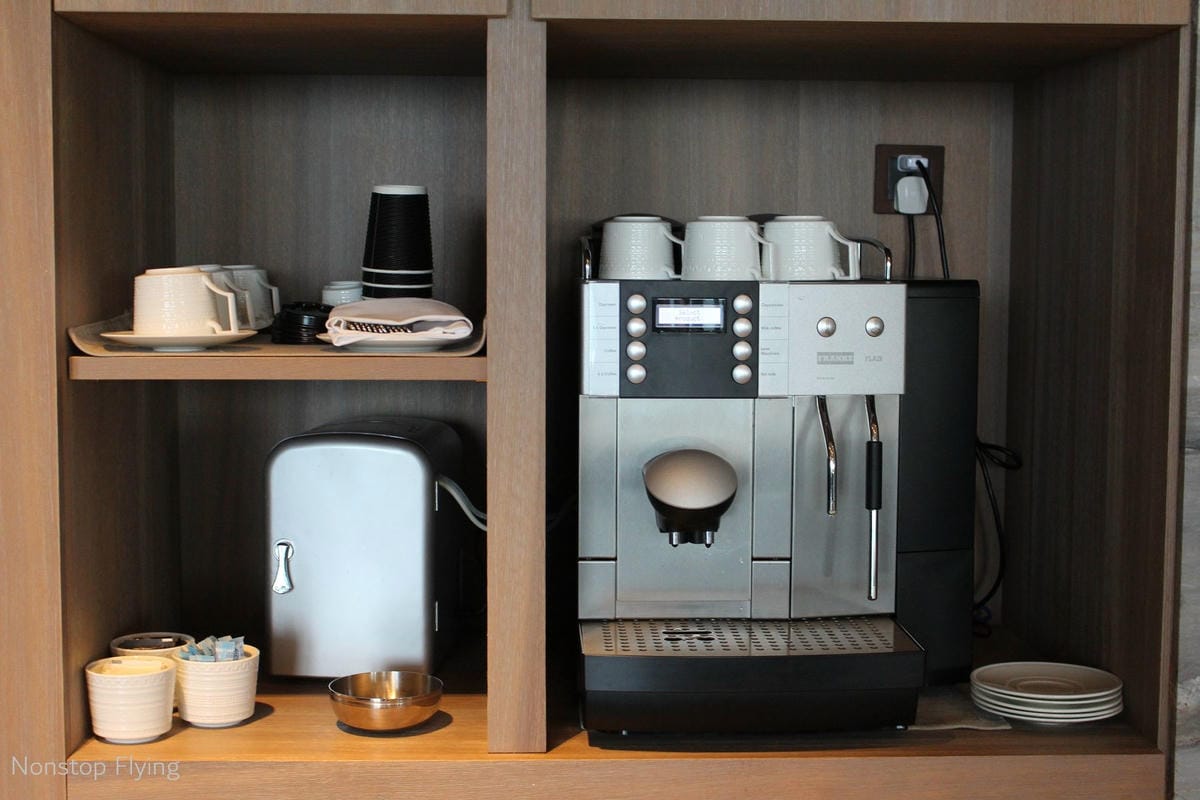 【中國海南】海口萬麗酒店住宿心得 -CP值超高! 一人台幣1000初住套房、用酒廊、吃早餐