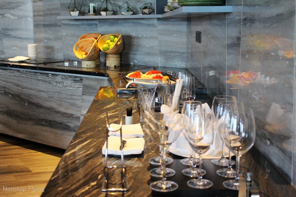 【中國海南】海口萬麗酒店住宿心得 -CP值超高! 一人台幣1000初住套房、用酒廊、吃早餐