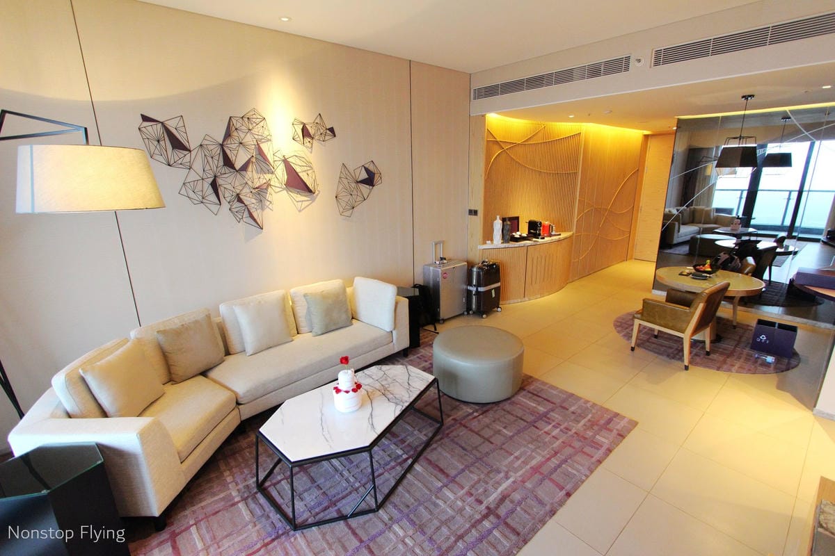 【中國海南】海口萬麗酒店住宿心得 -CP值超高! 一人台幣1000初住套房、用酒廊、吃早餐 - 第16張圖 【中國海南】海口萬麗酒店住宿心得 -CP值超高! 一人台幣1000初住套房、用酒廊、吃早餐