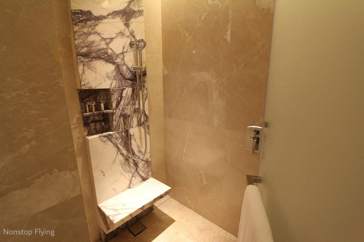 【中國海南】海口萬麗酒店住宿心得 -CP值超高! 一人台幣1000初住套房、用酒廊、吃早餐 - 第30張圖 【中國海南】海口萬麗酒店住宿心得 -CP值超高! 一人台幣1000初住套房、用酒廊、吃早餐