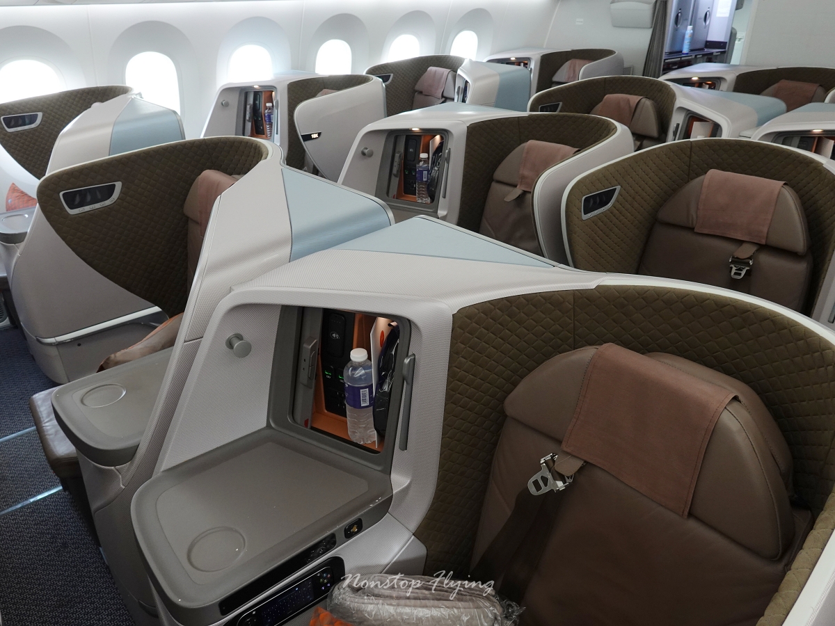 2025.09.20 新加坡航空 SQ876 新加坡-台北 787-10商務艙飛行記錄