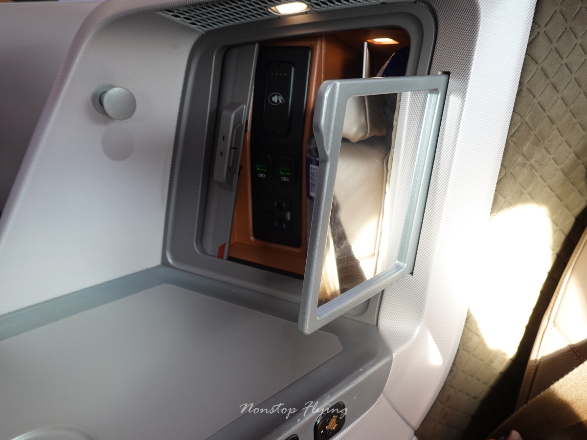 2025.09.20 新加坡航空 SQ876 新加坡-台北 787-10商務艙飛行記錄