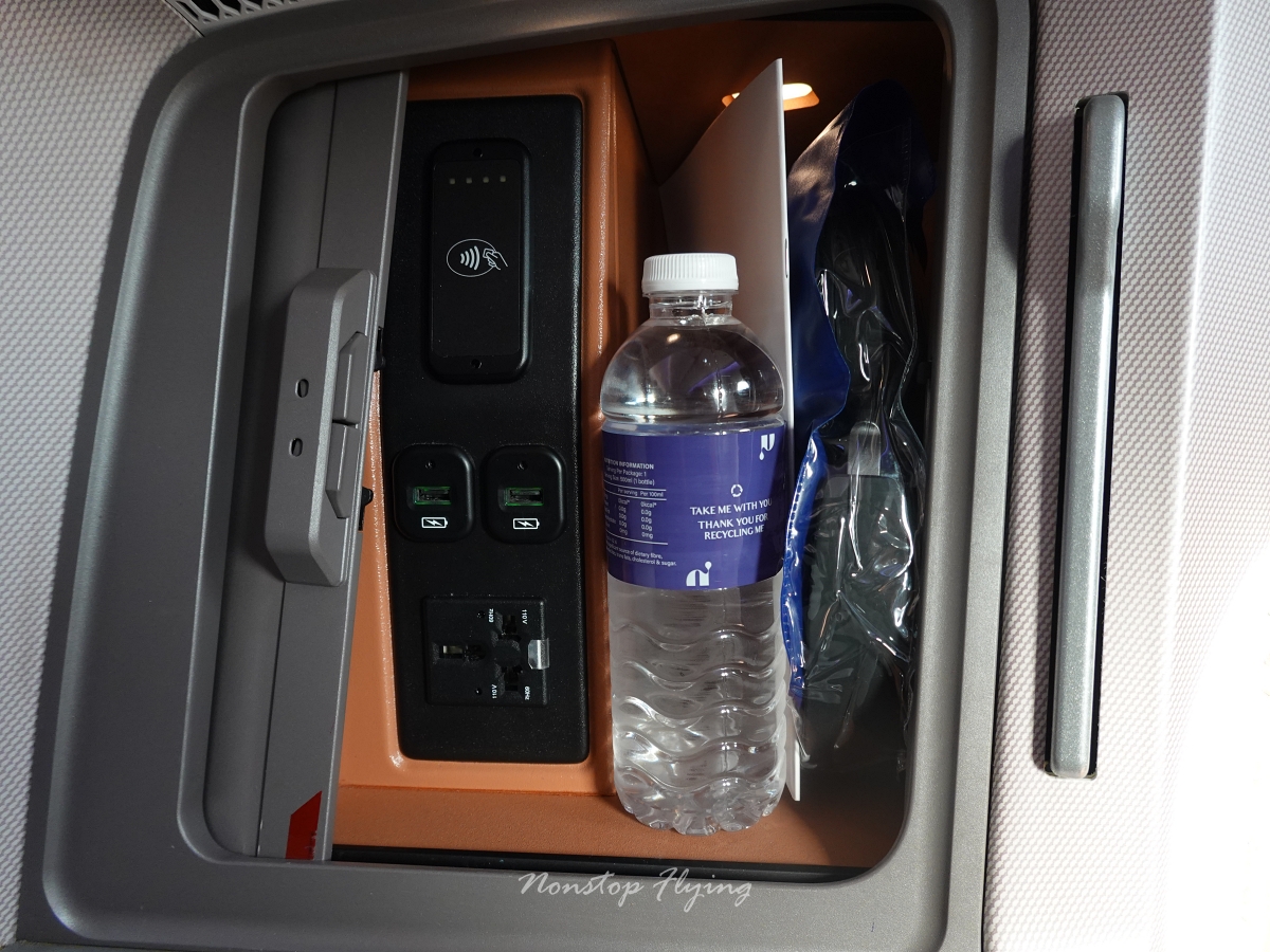 2025.09.20 新加坡航空 SQ876 新加坡-台北 787-10商務艙飛行記錄