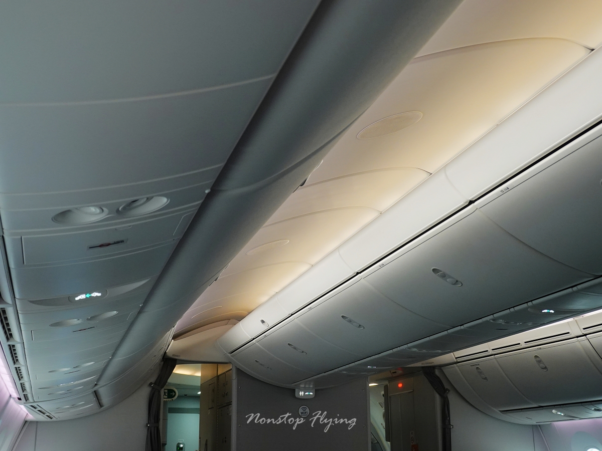 2025.09.20 新加坡航空 SQ876 新加坡-台北 787-10商務艙飛行記錄