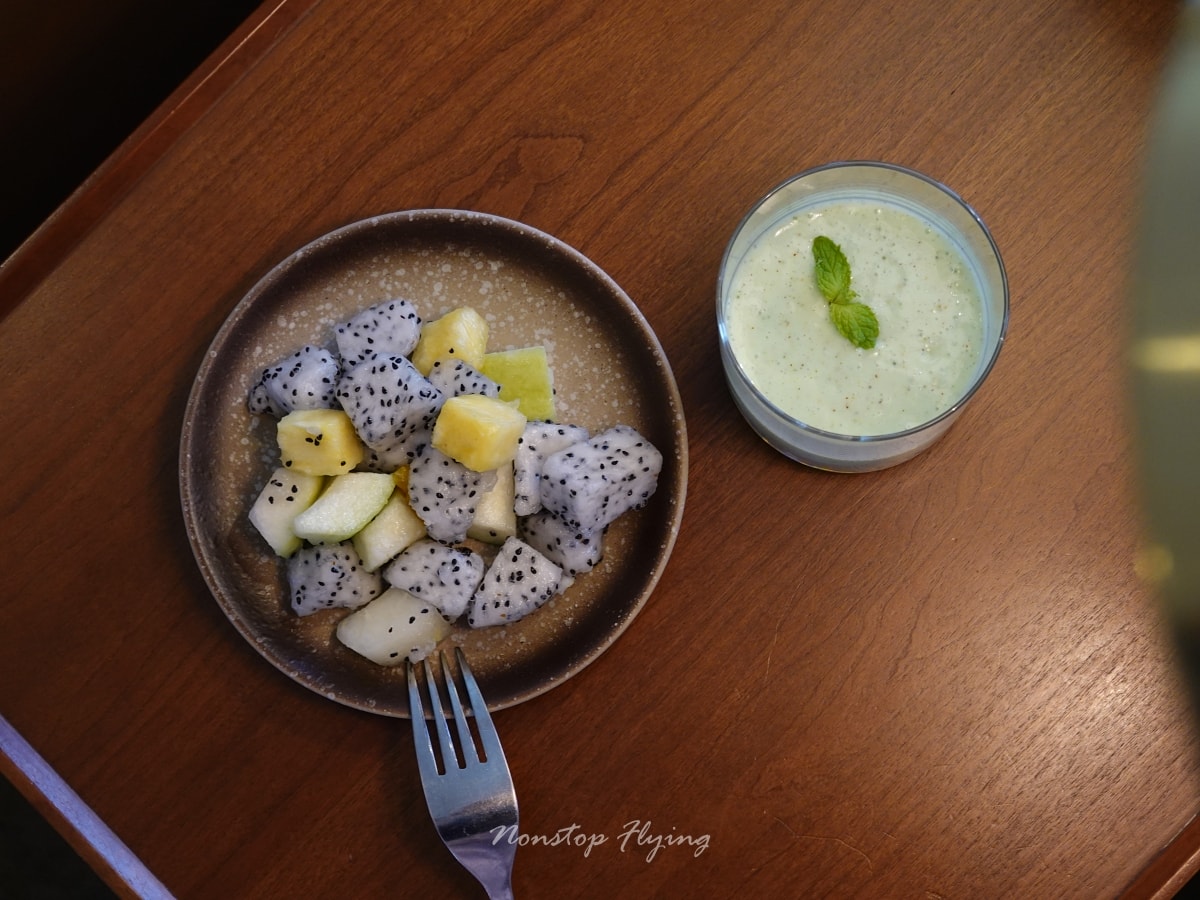 2025.10.10 國泰航空 CX450 台北-東京 777-300 飛行記錄