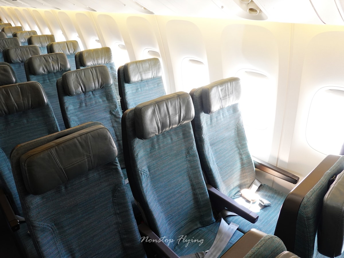 2025.10.10 國泰航空 CX450 台北-東京 777-300 飛行記錄