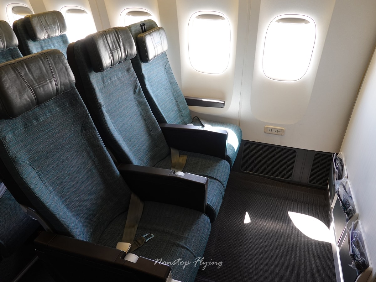 2025.10.10 國泰航空 CX450 台北-東京 777-300 飛行記錄