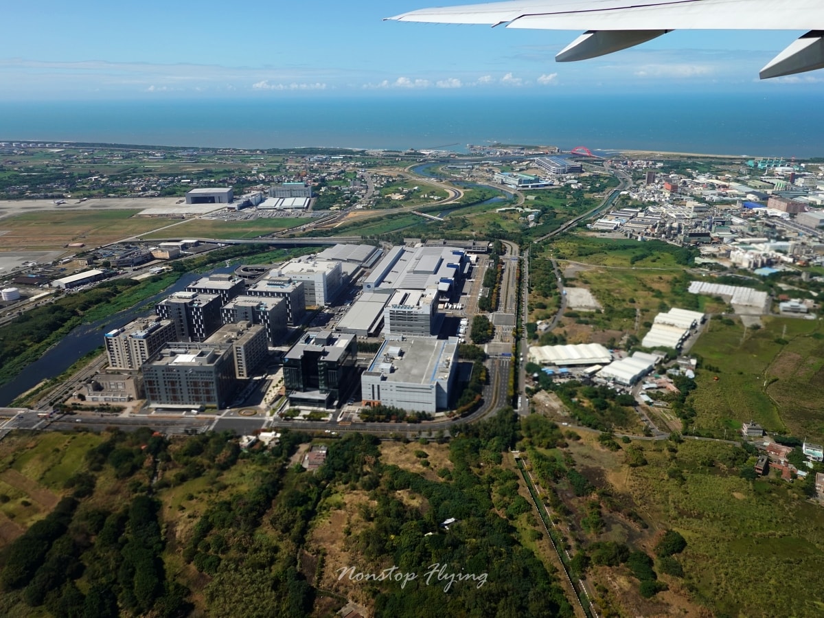 2025.10.10 國泰航空 CX450 台北-東京 777-300 飛行記錄