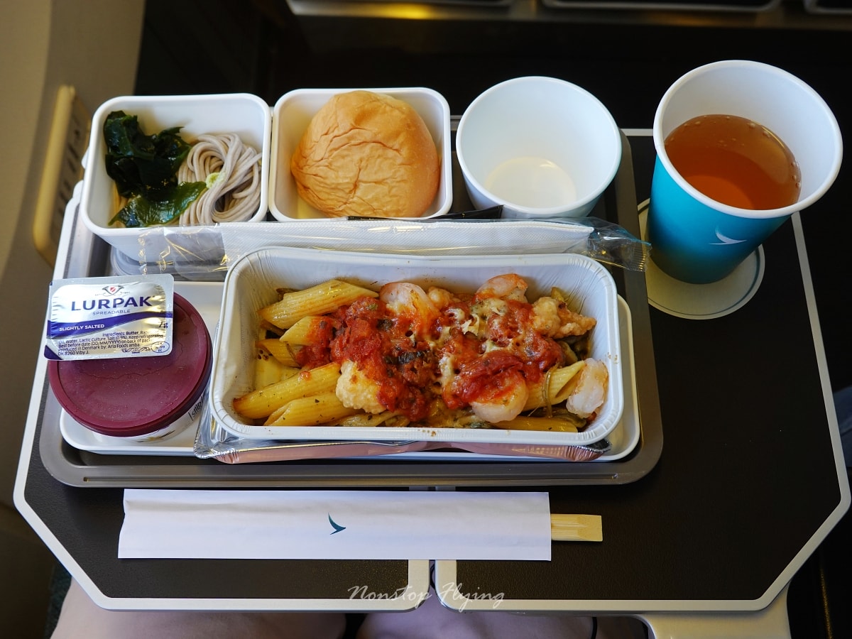 2025.10.10 國泰航空 CX450 台北-東京 777-300 飛行記錄