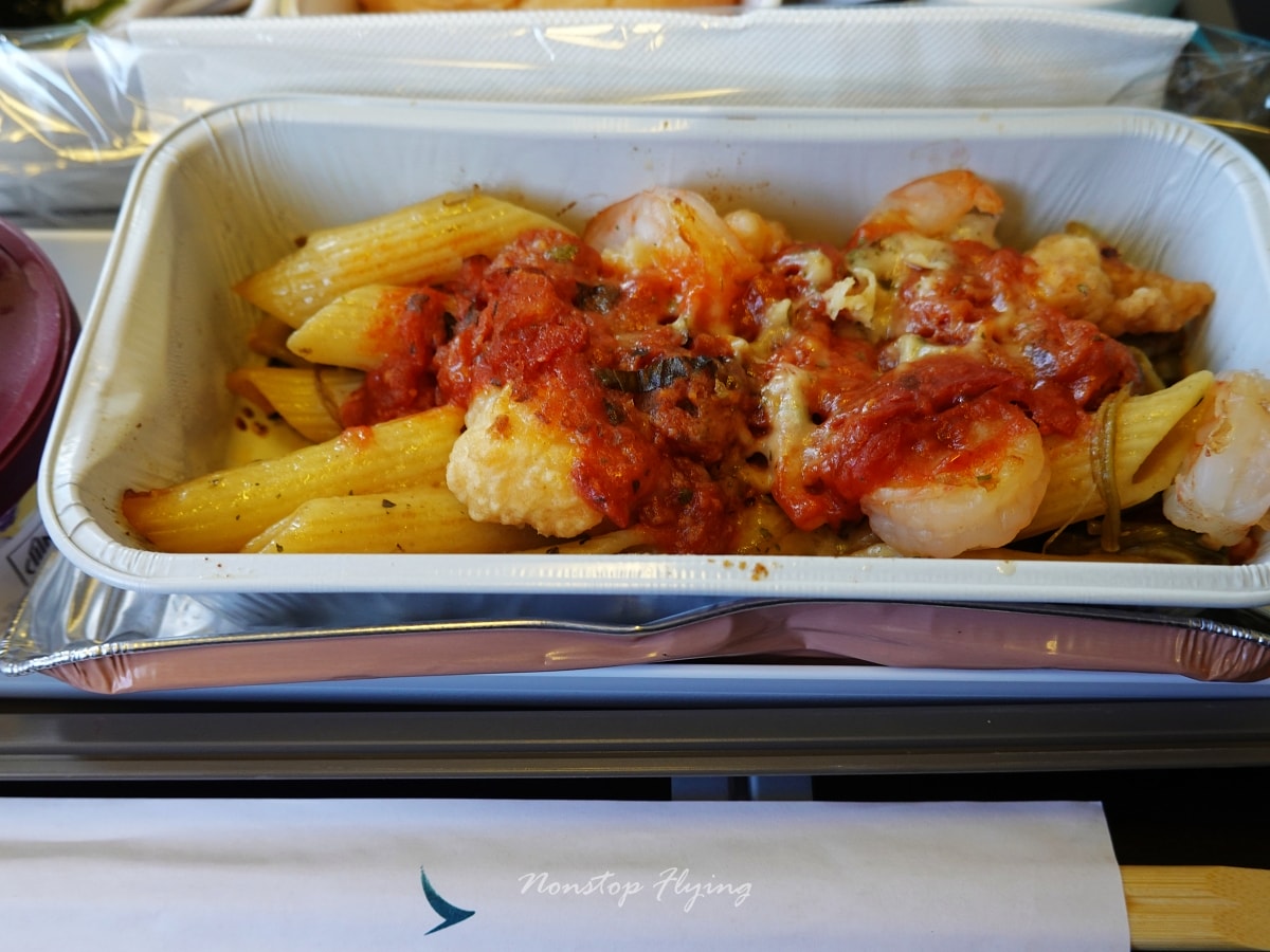 2025.10.10 國泰航空 CX450 台北-東京 777-300 飛行記錄