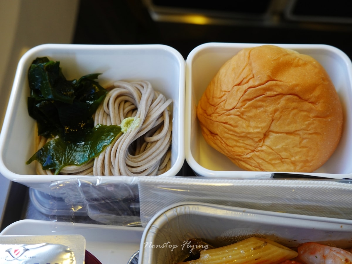 2025.10.10 國泰航空 CX450 台北-東京 777-300 飛行記錄