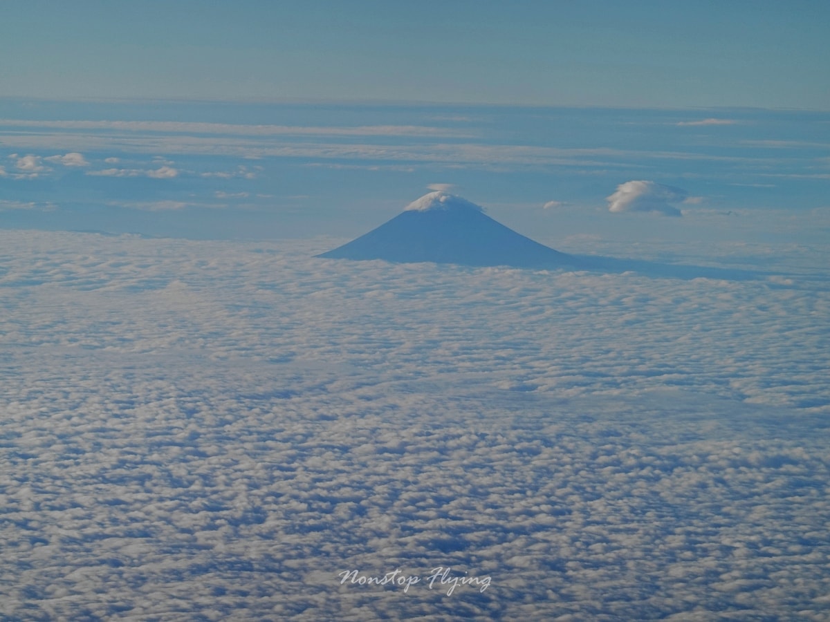 2025.10.10 國泰航空 CX450 台北-東京 777-300 飛行記錄