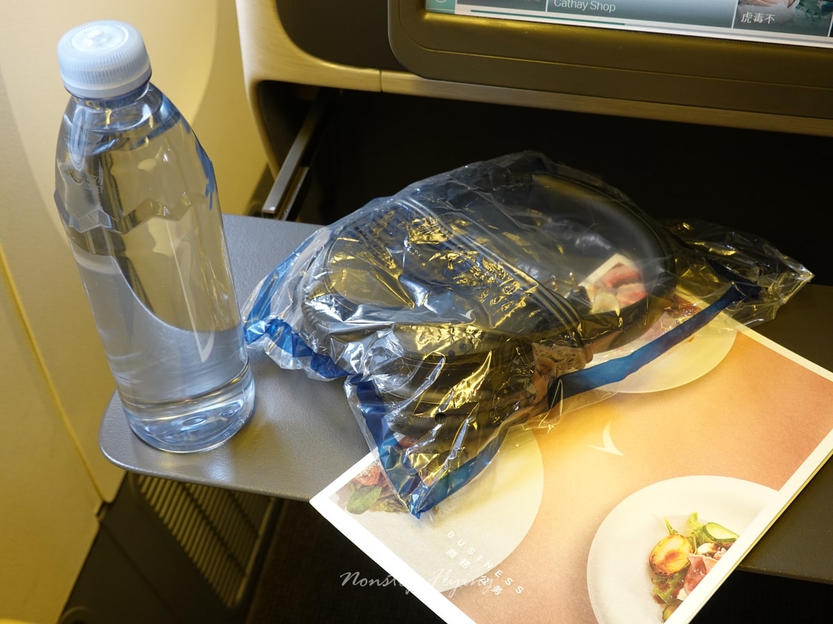 2025.11.25 國泰航空 CX565 大阪-台北 777-300 商務艙飛行記錄 - 第56張圖 2025.11.25 國泰航空 CX565 大阪-台北 777-300 商務艙飛行記錄