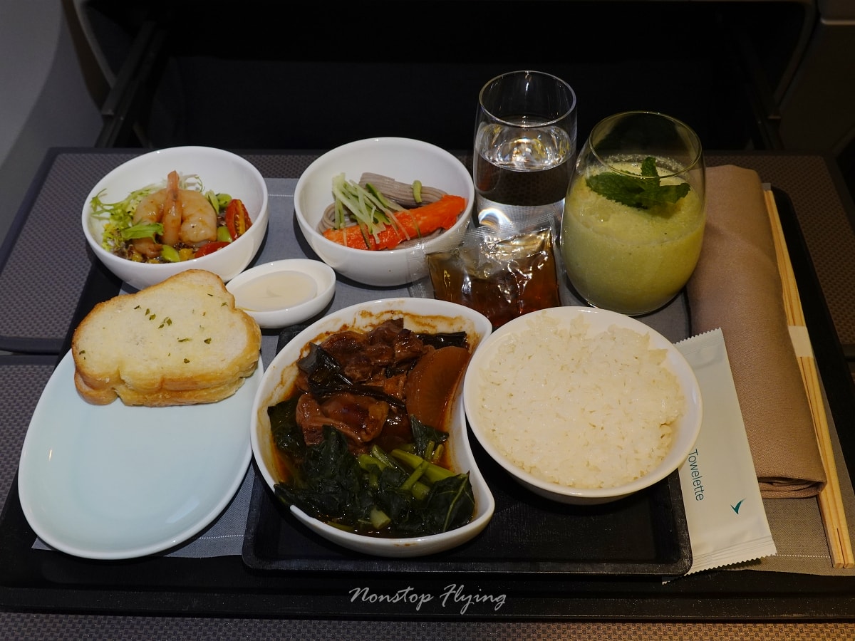 2025.11.25 國泰航空 CX565 大阪-台北 777-300 商務艙飛行記錄 - 第74張圖 2025.11.25 國泰航空 CX565 大阪-台北 777-300 商務艙飛行記錄