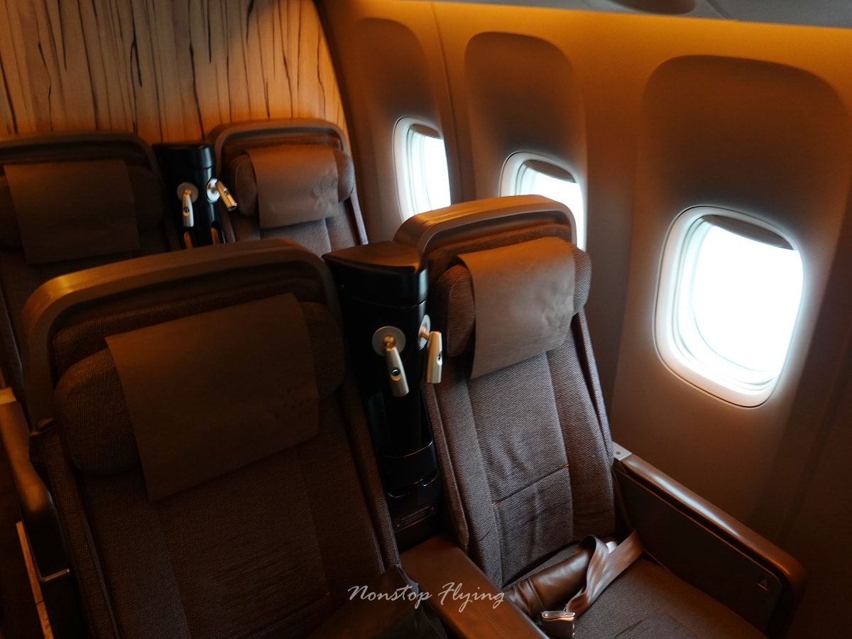 2025.12.13 中華航空 CI502 上海-台北 777-300ER飛行記錄