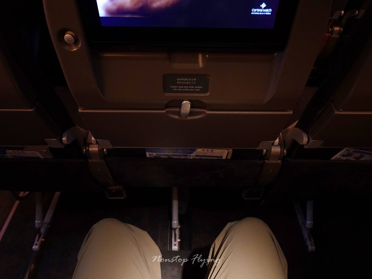 2025.12.13 中華航空 CI502 上海-台北 777-300ER飛行記錄
