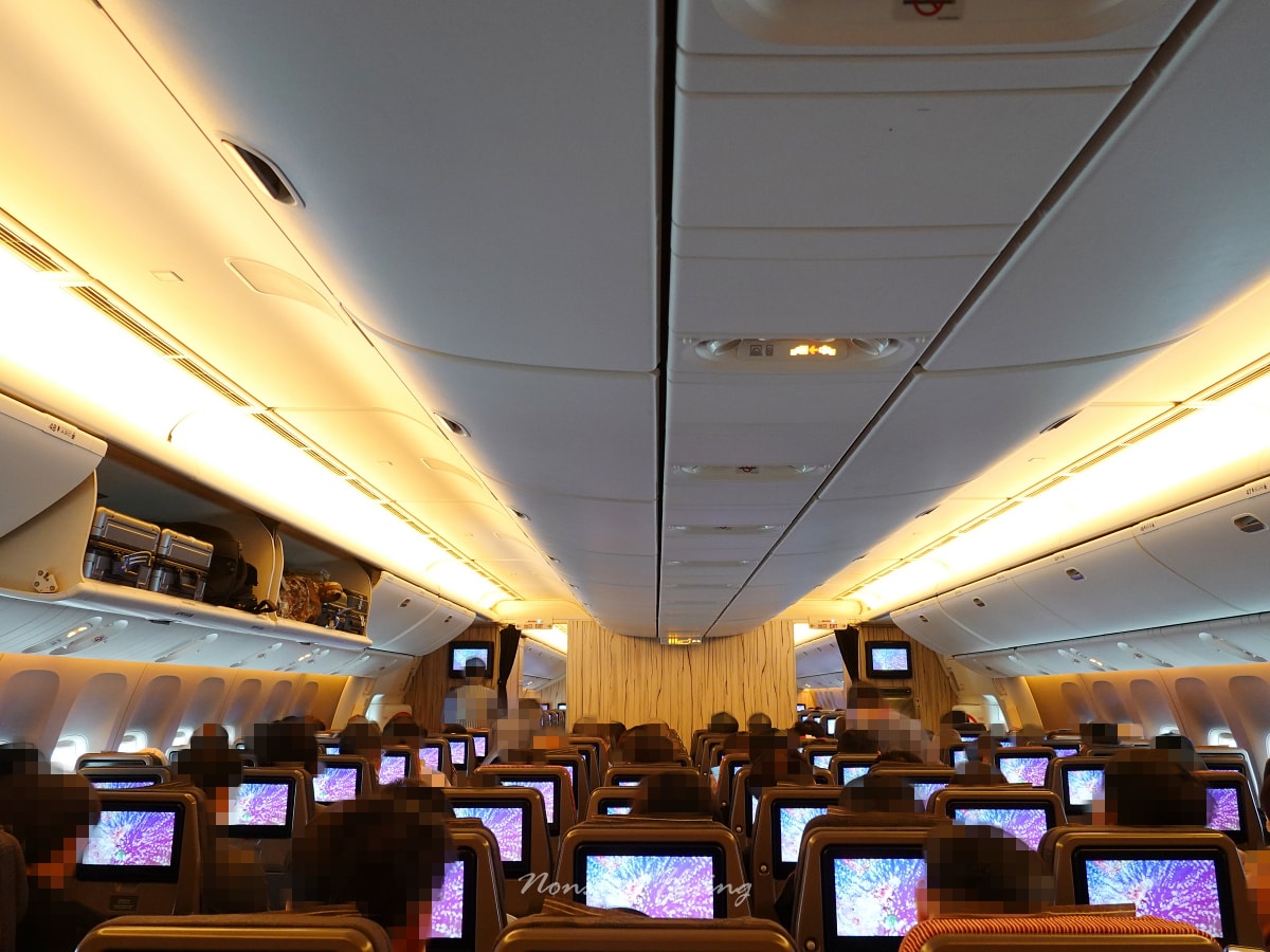 2025.12.13 中華航空 CI502 上海-台北 777-300ER飛行記錄