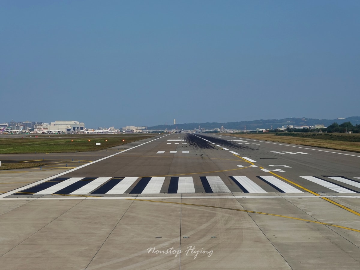 2026.01.09 國泰航空 CX450 台北-東京 777-300 商務艙飛行記錄