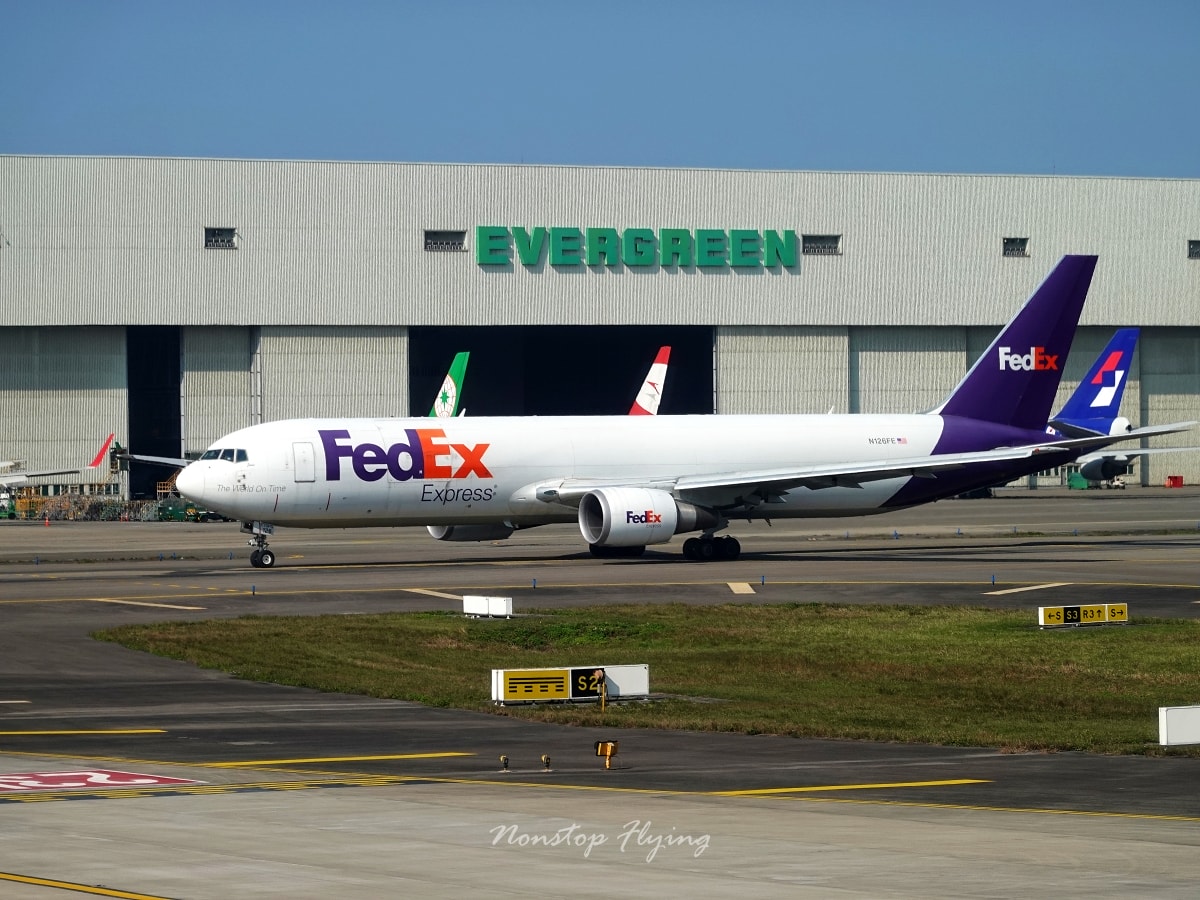 2026.01.09 國泰航空 CX450 台北-東京 777-300 商務艙飛行記錄