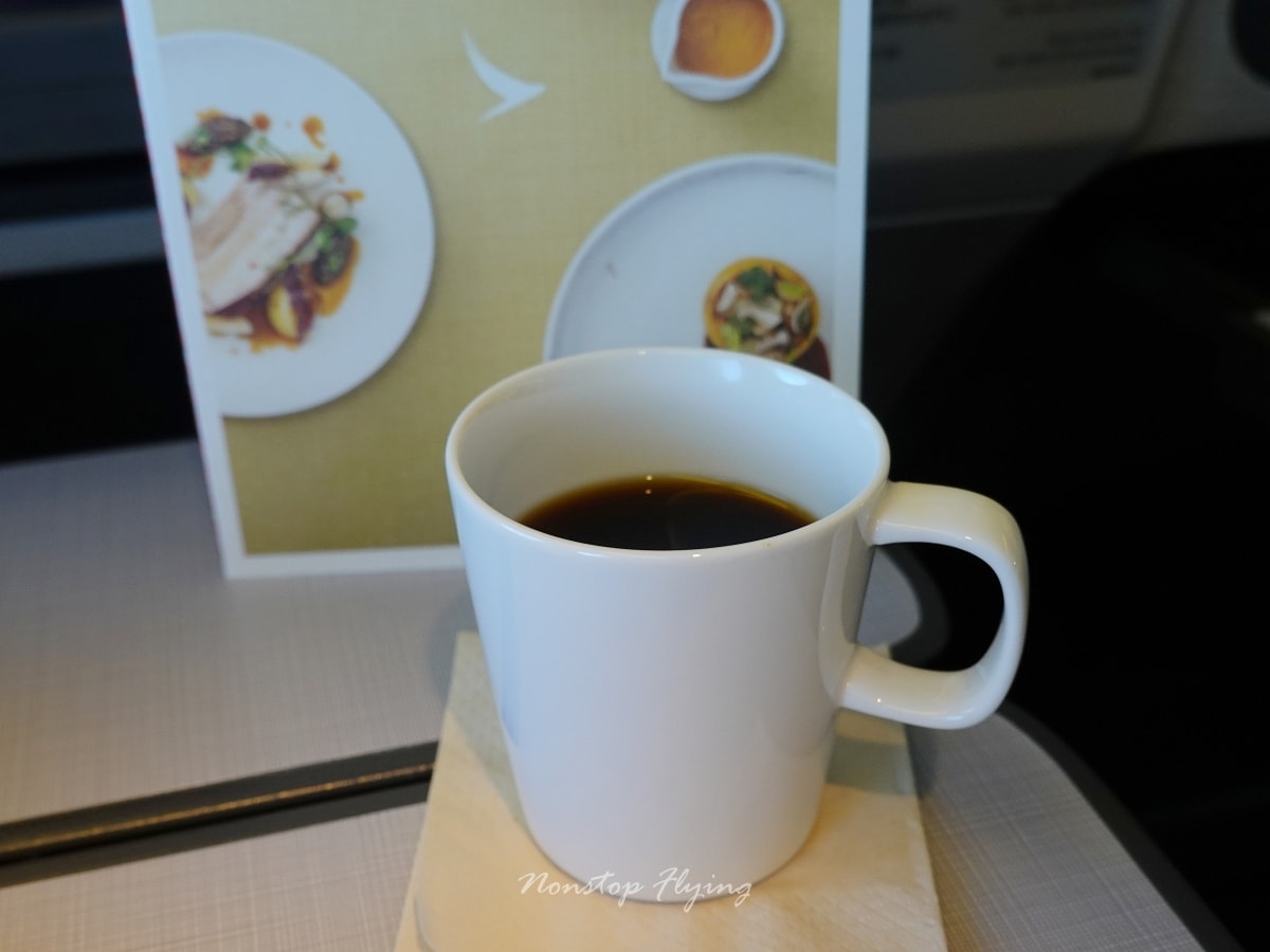 2026.01.09 國泰航空 CX450 台北-東京 777-300 商務艙飛行記錄