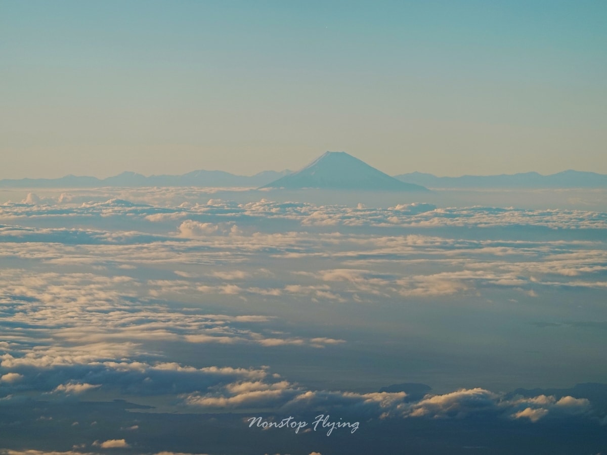 2026.01.09 國泰航空 CX450 台北-東京 777-300 商務艙飛行記錄