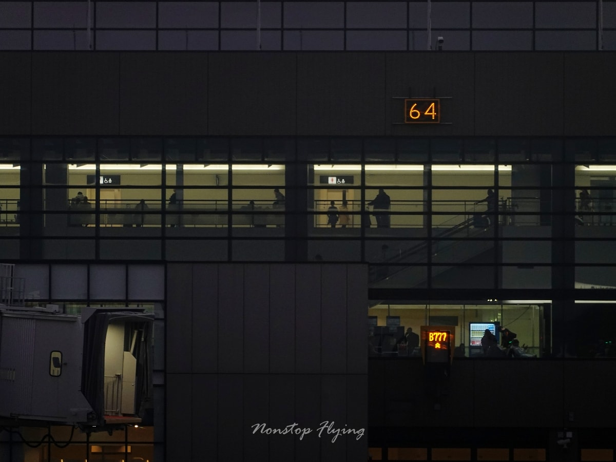 2026.01.09 國泰航空 CX450 台北-東京 777-300 商務艙飛行記錄