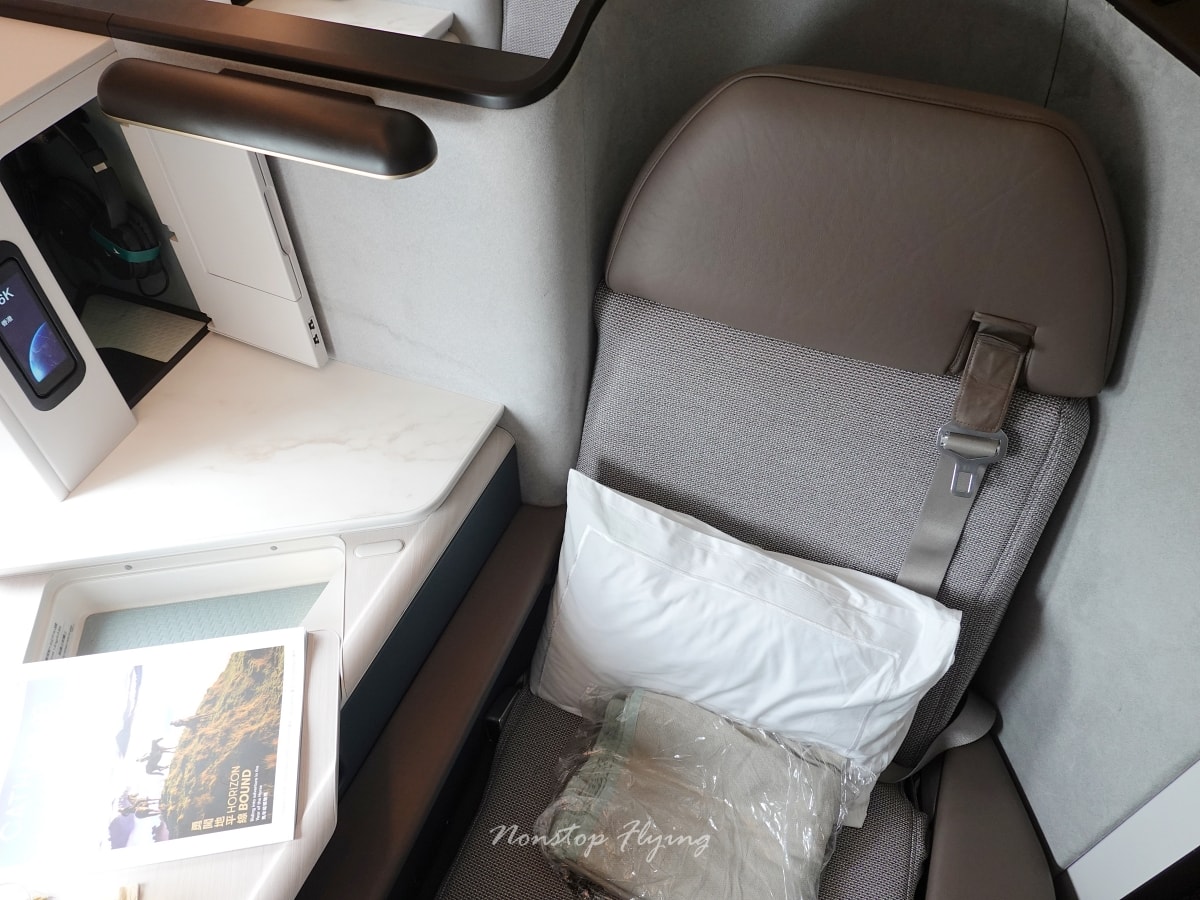 2026.02.05 國泰航空 CX489 台北-香港 777-300ER 爾雅商務艙Aria Suite 飛行記錄