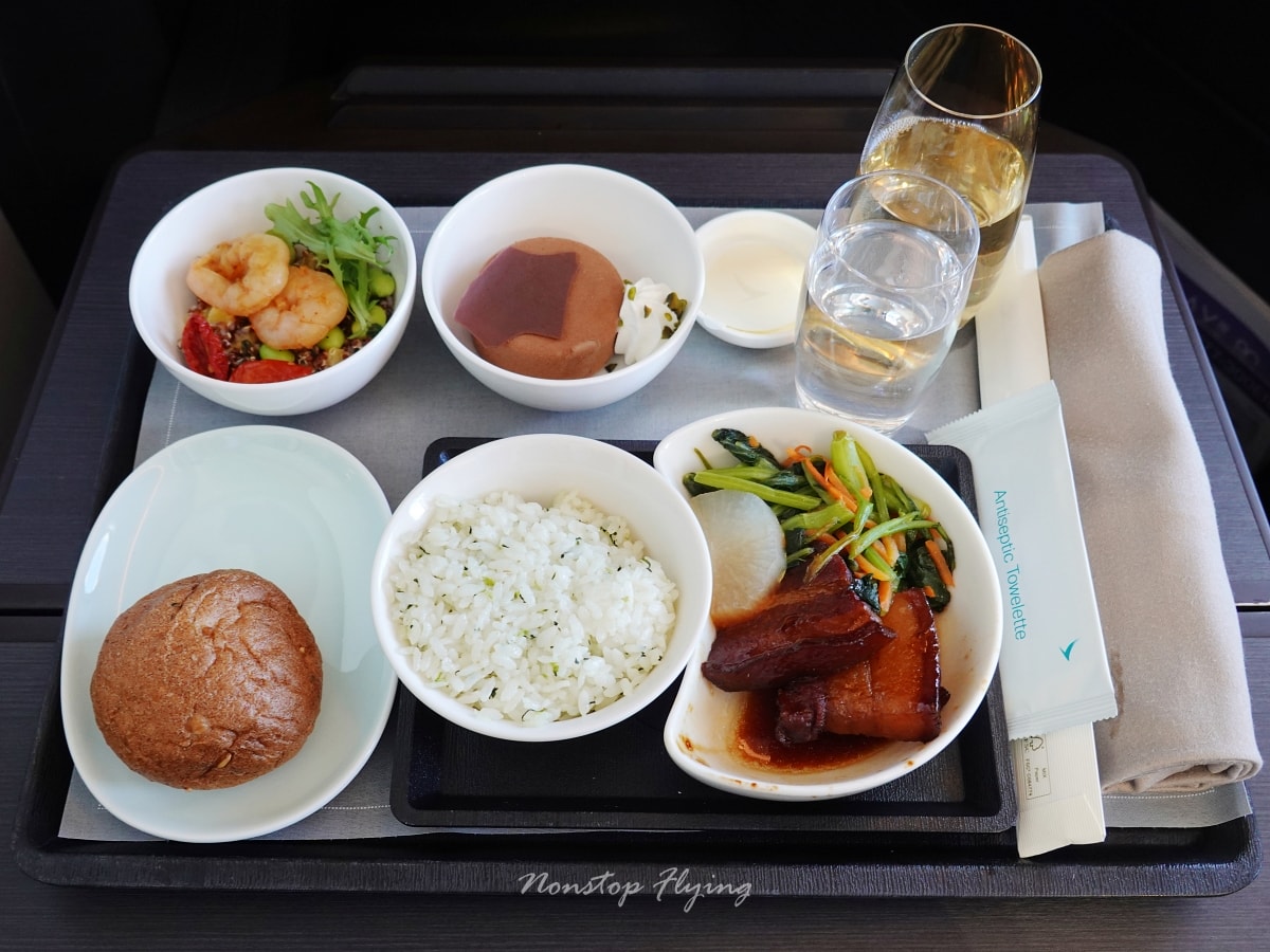 2026.02.05 國泰航空 CX489 台北-香港 777-300ER 爾雅商務艙Aria Suite 飛行記錄