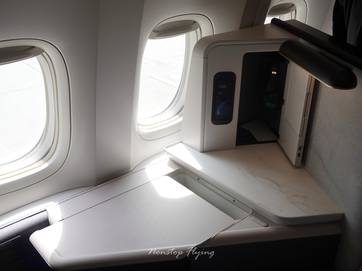 2026.02.05 國泰航空 CX489 台北-香港 777-300ER 爾雅商務艙Aria Suite 飛行記錄