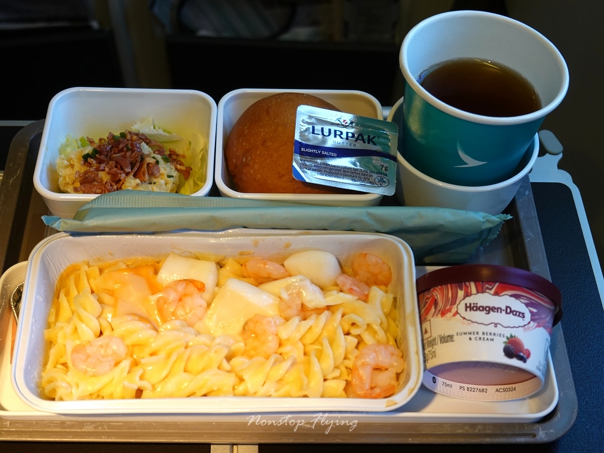 2026.01.13 國泰航空 CX451 東京-台北 777-300 飛行記錄