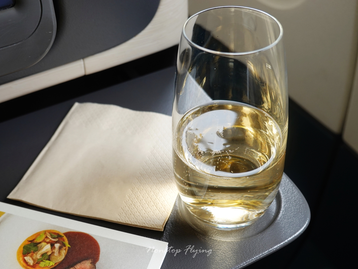 2026.04.21 國泰航空 CX400 香港-台北 A330-300 商務艙 飛行記錄