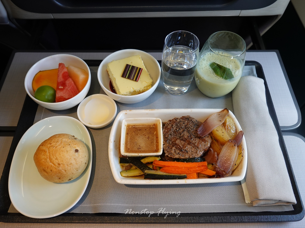 2026.04.21 國泰航空 CX400 香港-台北 A330-300 商務艙 飛行記錄