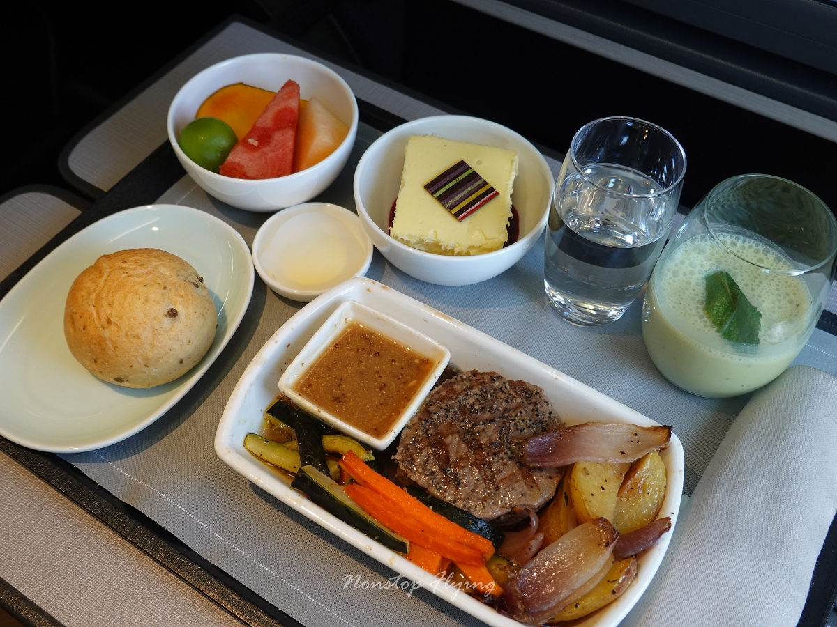 2026.04.21 國泰航空 CX400 香港-台北 A330-300 商務艙 飛行記錄