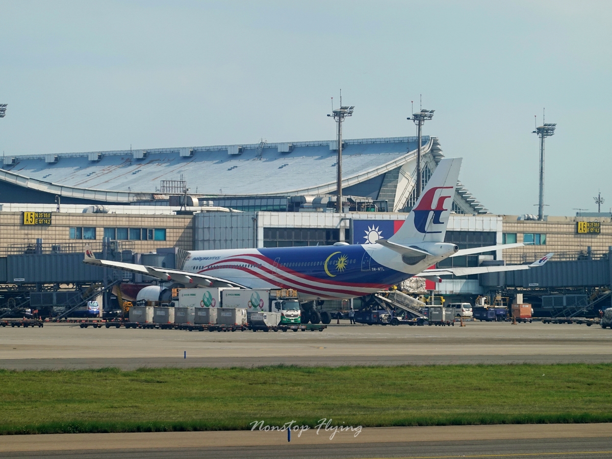 2026.04.21 國泰航空 CX400 香港-台北 A330-300 商務艙 飛行記錄